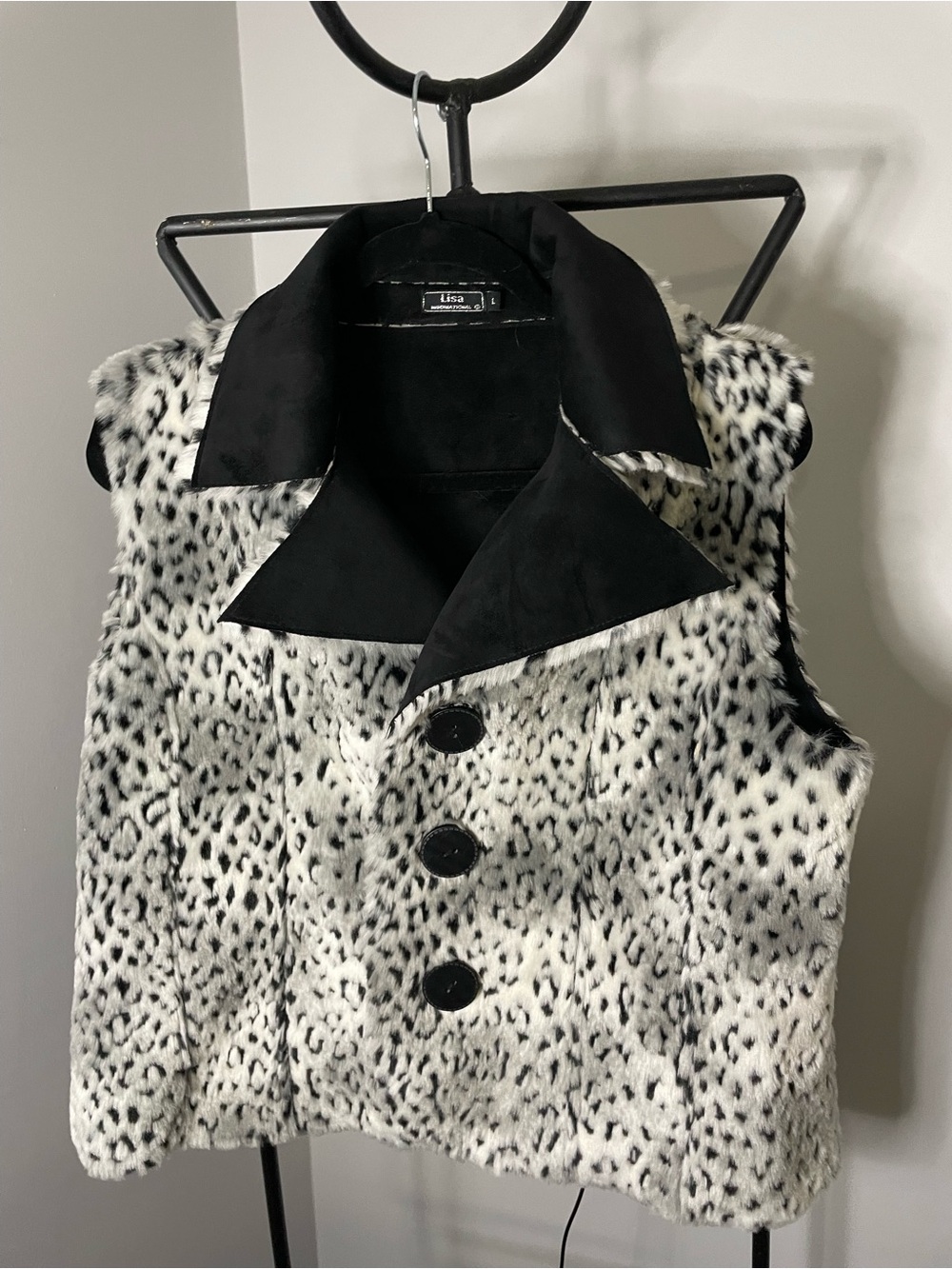 Lisa International Black Collar Faux Fur Leopard-Print Vest
